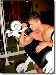 Fitness - Figura 92 - Curl alla Biceps Machine