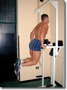 Fitness - Figura 72 - Flessioni alla Parallela per Tricipiti