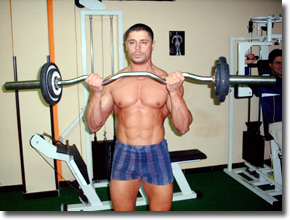 Fitness - Figura 66 - Curl con Bilanciere Angolato